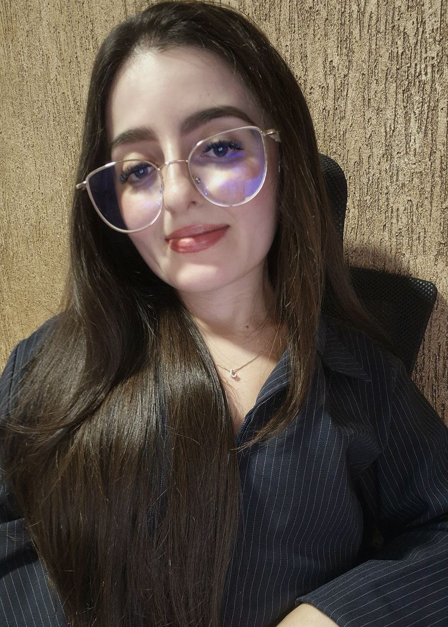 Jeryhelen Valente, advogada